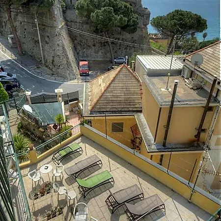 Szálloda Deutsche Familien Finale Ligure